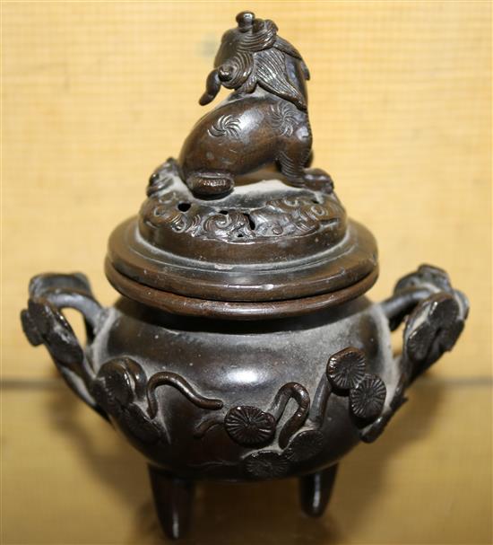 Bronze Koro, Bronze bag & frog